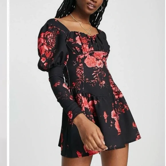 ASOS DESIGN long sleeve flippy mini dress with ruched bust in red floral print - Picture 1 of 8